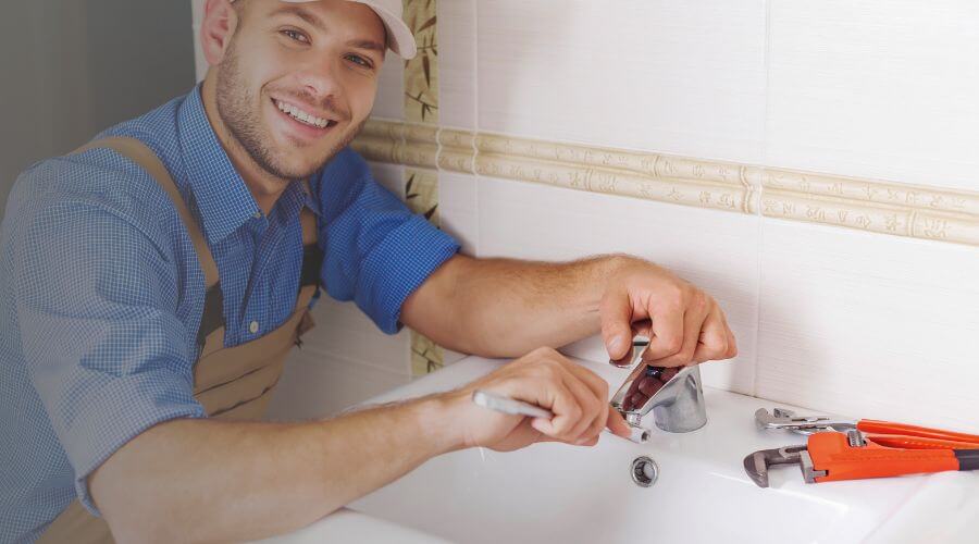 Local expert plumbing services in Nederland, TX